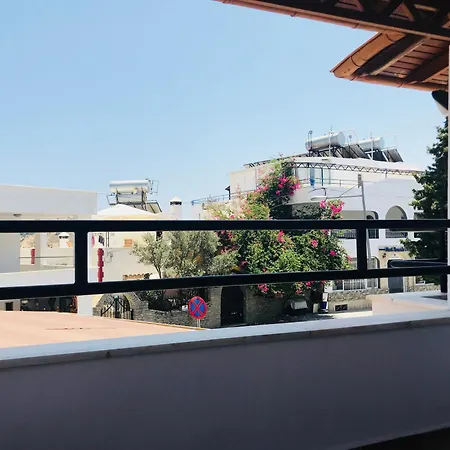 Cam Hotel *